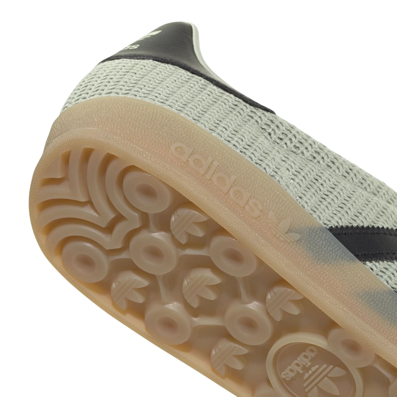 Gazelle Indoor